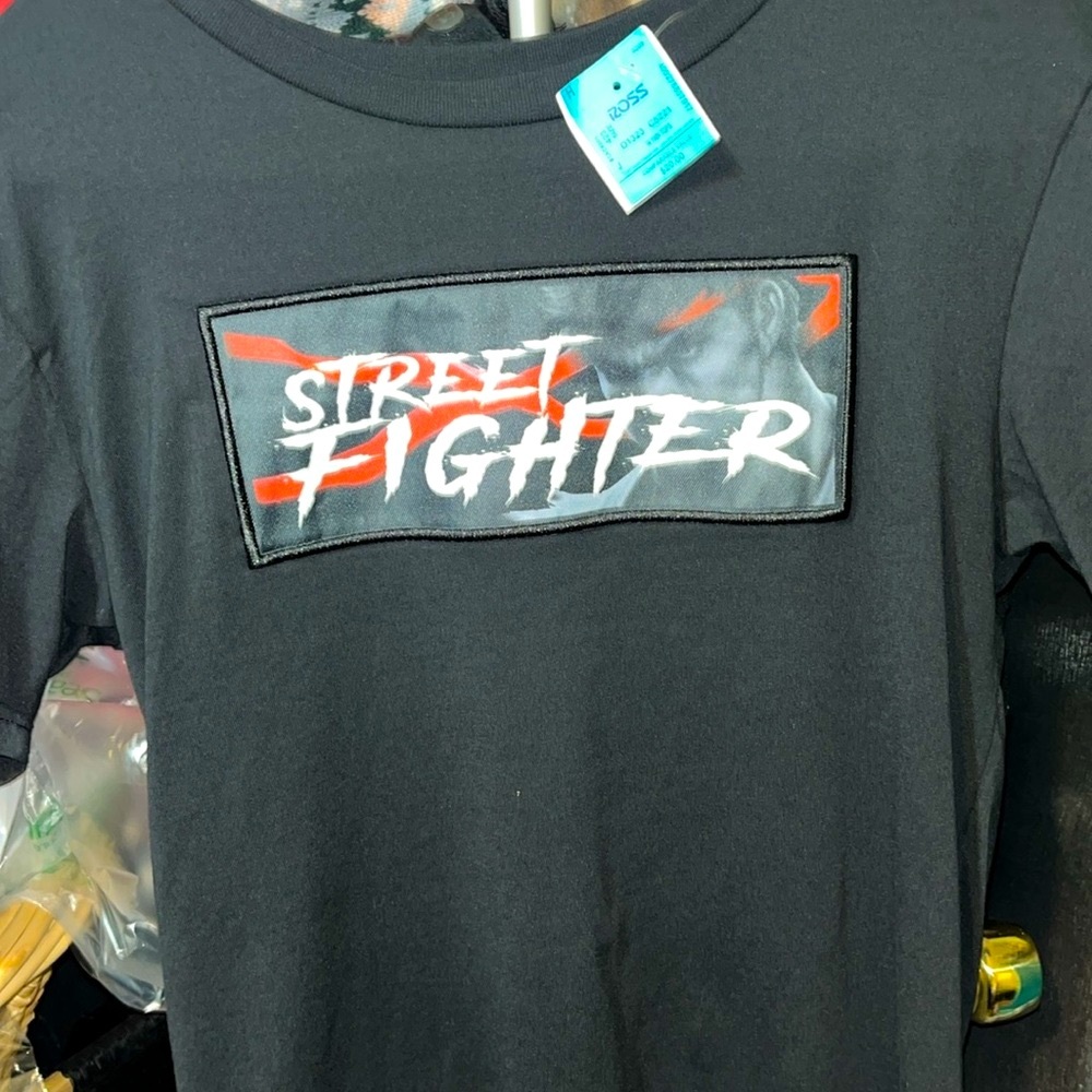 #171-(M) NWT Street Fighter men’s T-shirt, unique patch on front and back